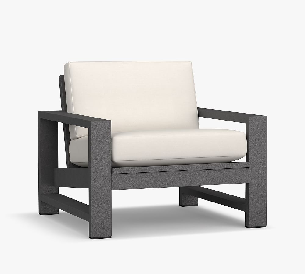 Indio Metal Grand Outdoor Lounge Chair