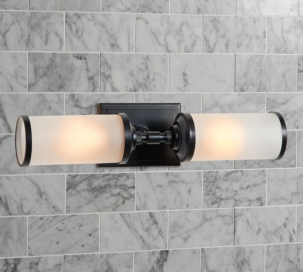 Horizontal sconce outlet