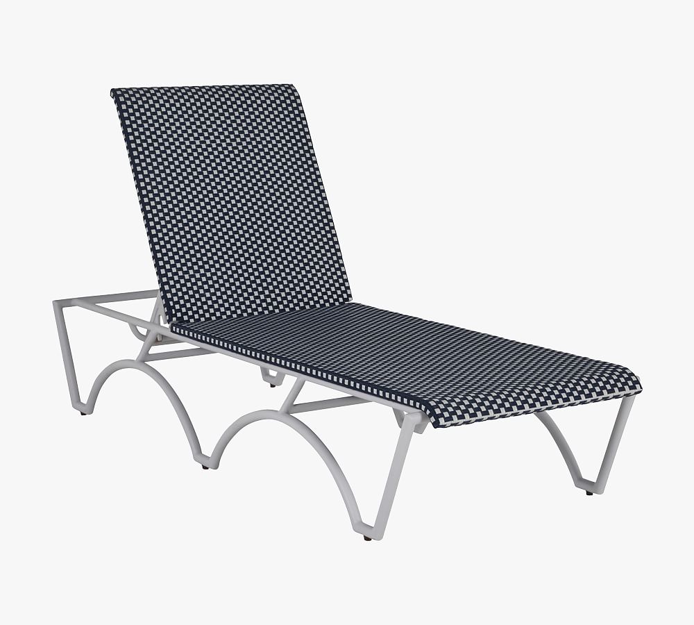 Linus Wicker Outdoor Chaise Lounge