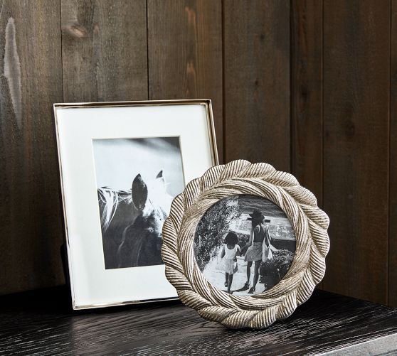 Figural Wreath Handcrafted Frame