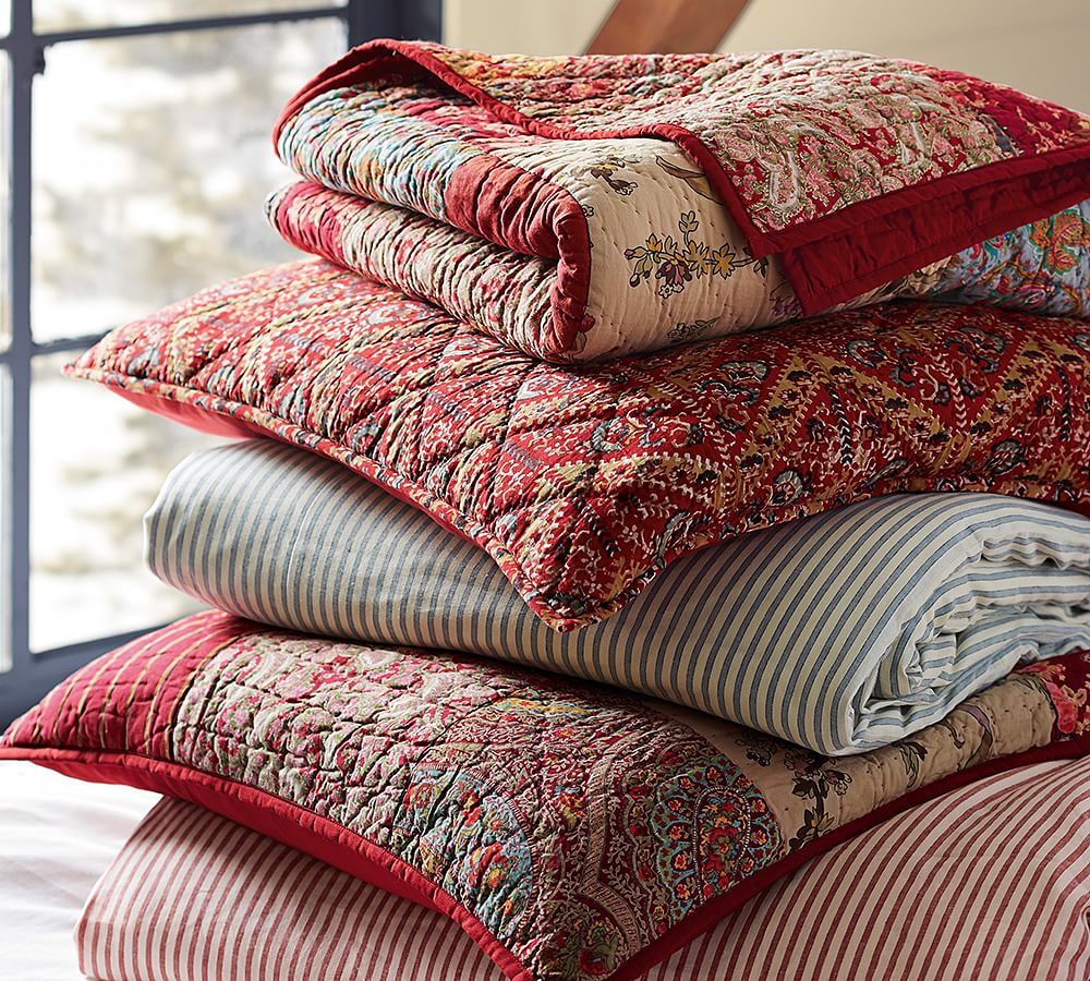 Red quilt deals pottery barn