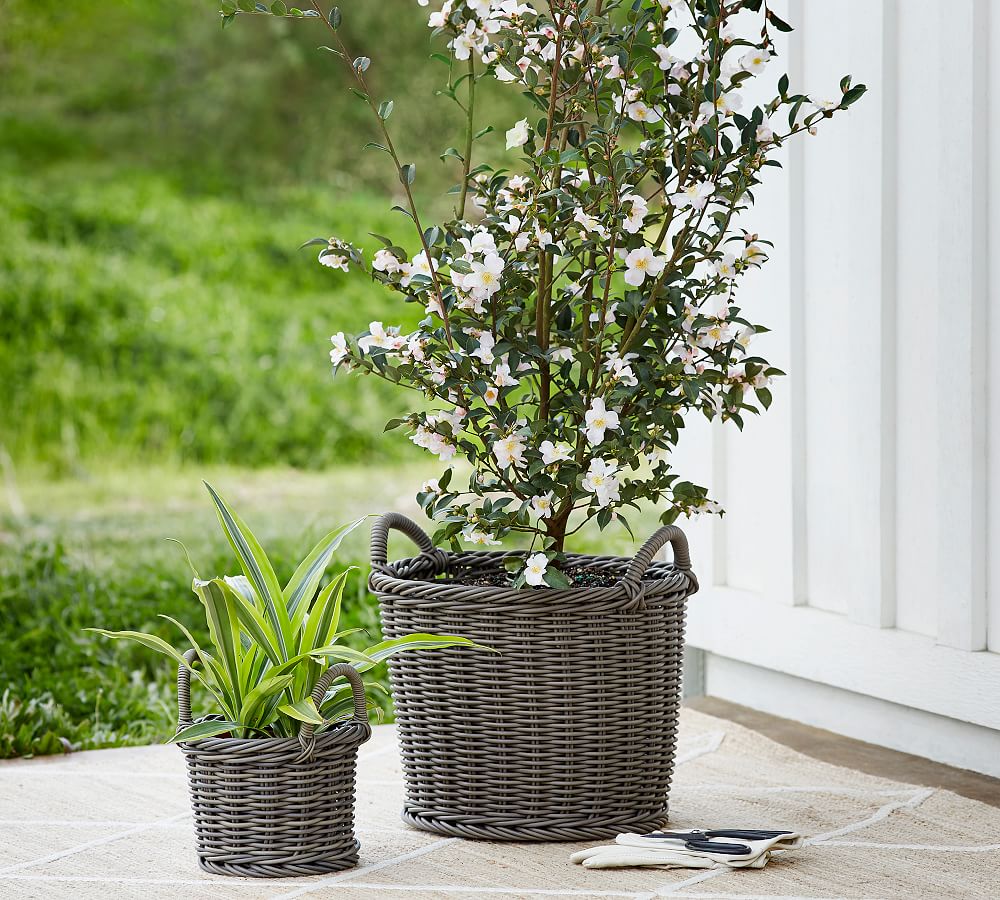 Huntington Outdoor Planters Baskets - Gray