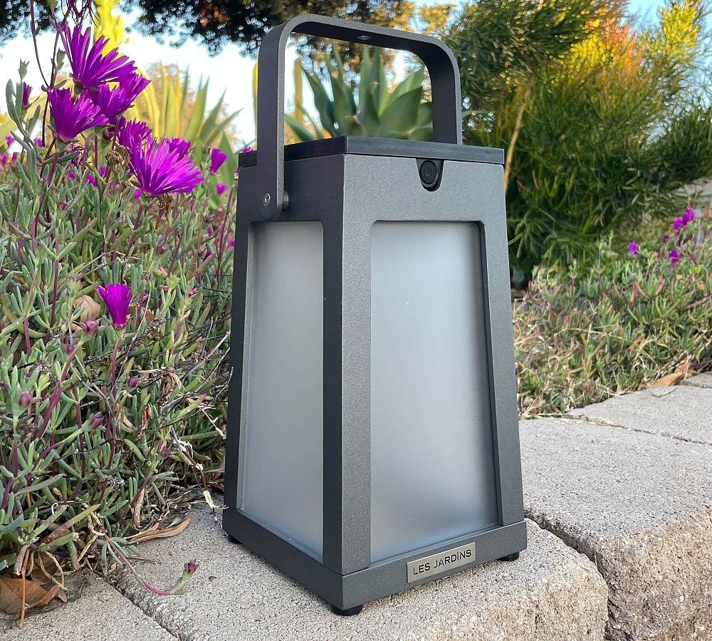 Hugh Solar Outdoor Lantern