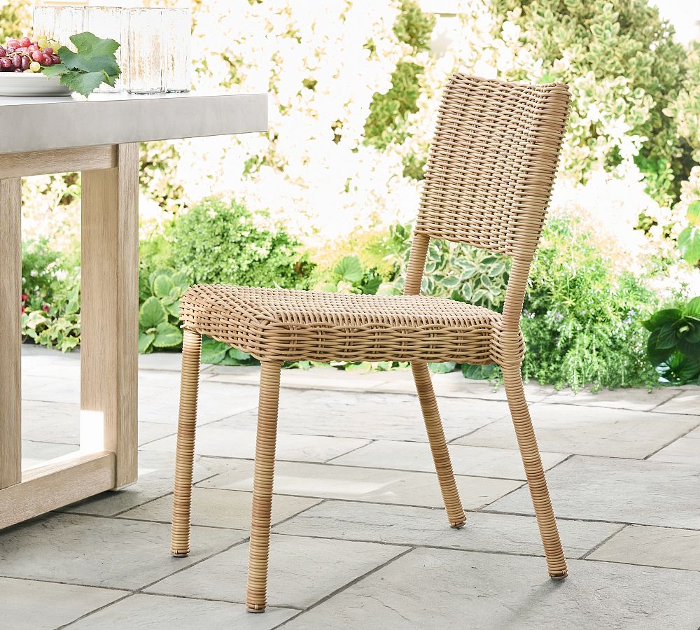 Huntington Wicker Stacking Outdoor Dining Chair (22&quot;)