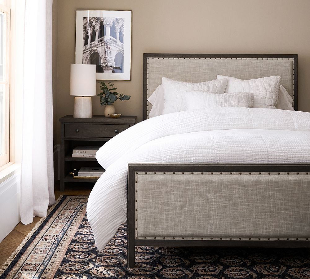 Toulouse Upholstered Bed
