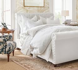 Chesterfield Tufted Upholstered Bed with Footboard