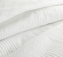 Traditional Stitch Cotton Quilt &amp; Shams - White