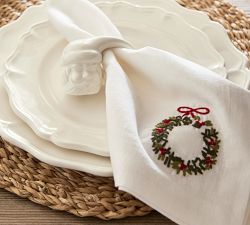 Holly Wreath Embroidered Linen/Cotton Napkins - Set of 4