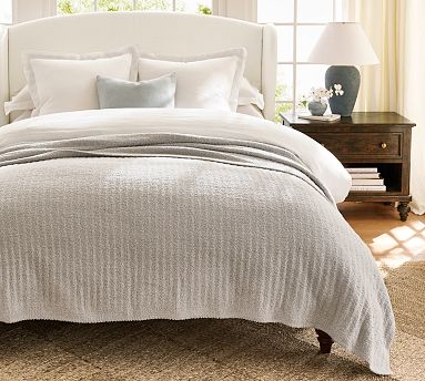 Pottery Barn teen retailer West Elm Chenille ribbed throw blanket