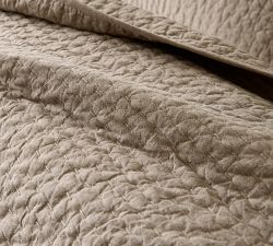 Get the Look: Quiet Comfort