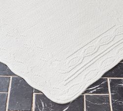 Heirloom Scalloped Bath Mat