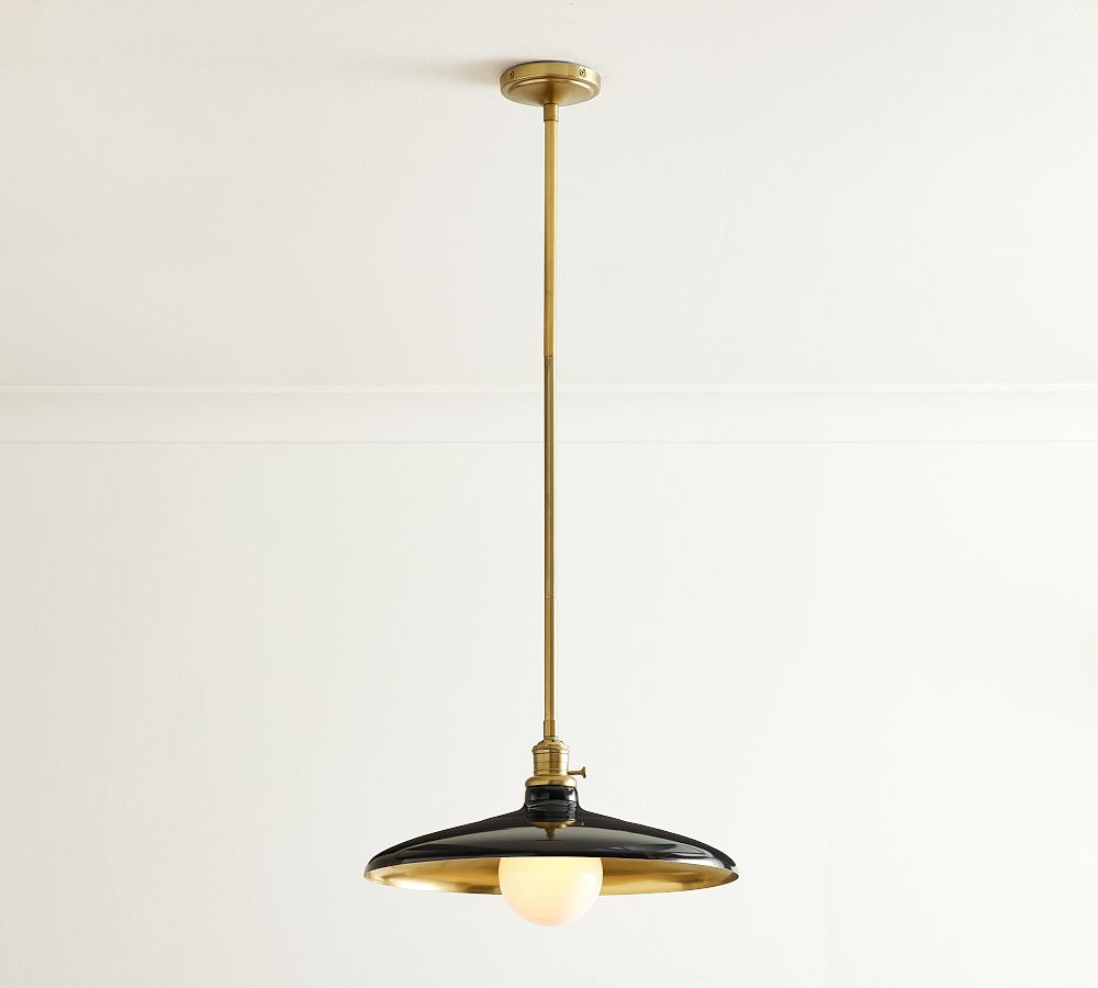 Farmhouse Metal Pole Pendant (18&quot;)