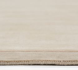 Kari Handcrafted Border Rug
