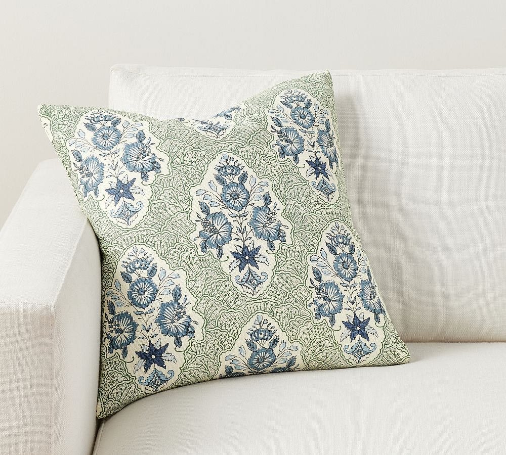Macia Pillow