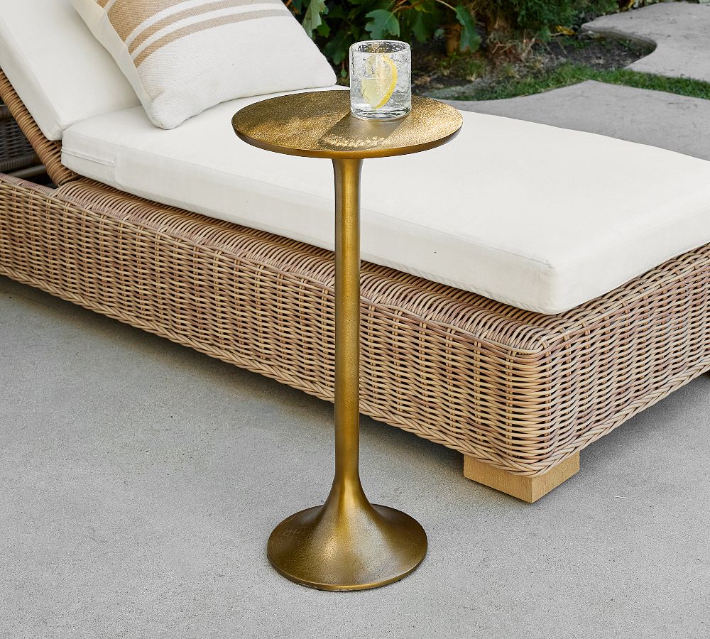 Belize Metal Round Outdoor Accent Table (12&quot;)