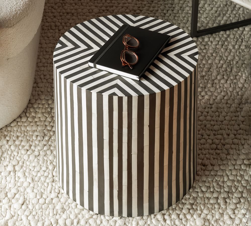 Daila Round Side Table (15&quot;)