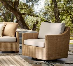 Hampton Wicker Swivel Outdoor Lounge Chair