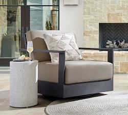 Bolinas Concrete Round Outdoor Side Table (13&quot;)