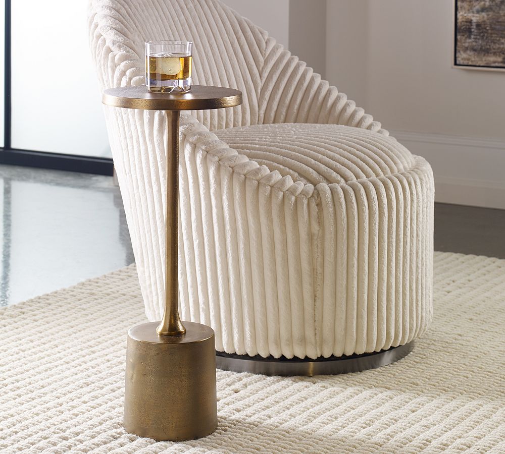 Leo Round Metal Accent Table (10&quot;)