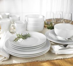 Everyday Classic Rim Porcelain 16-Piece Dinnerware Set