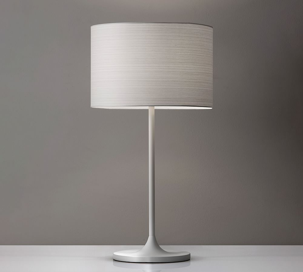 Lee Table Lamp (23&quot;)