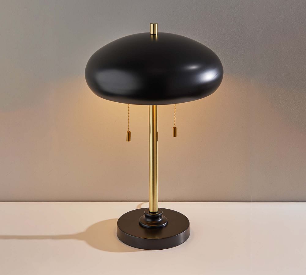 Lark Iron Table Lamp (23&quot;)