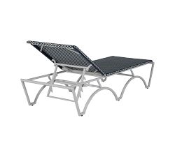 Linus Wicker Outdoor Chaise Lounge