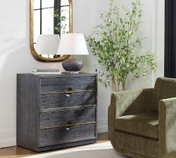 Barren 4-Drawer Chest (32&quot;w)