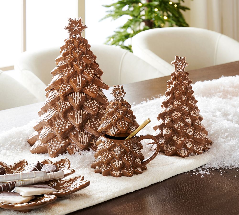 Gingerbread Tree Lidded Stoneware Mugs