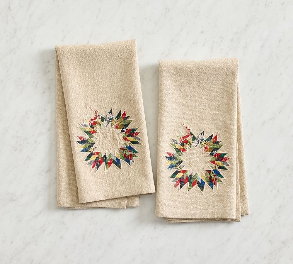 Winter Wreath Guest Towel - Set of 2