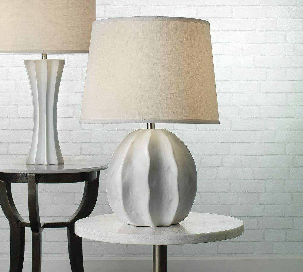 Bracken Ceramic Round Table Lamp (28&quot;)