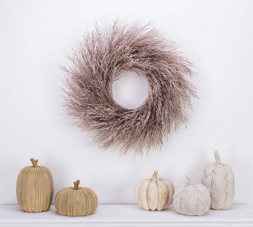 Faux Fountain Grass Wreath - 26&quot;