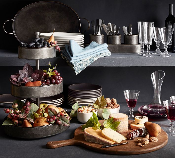 無垢アカシア♪Pottery Barn☆Chateau Handcraftedピザボード Chateau Wood Handcrafted Round Cheese Boards | Pottery Barn