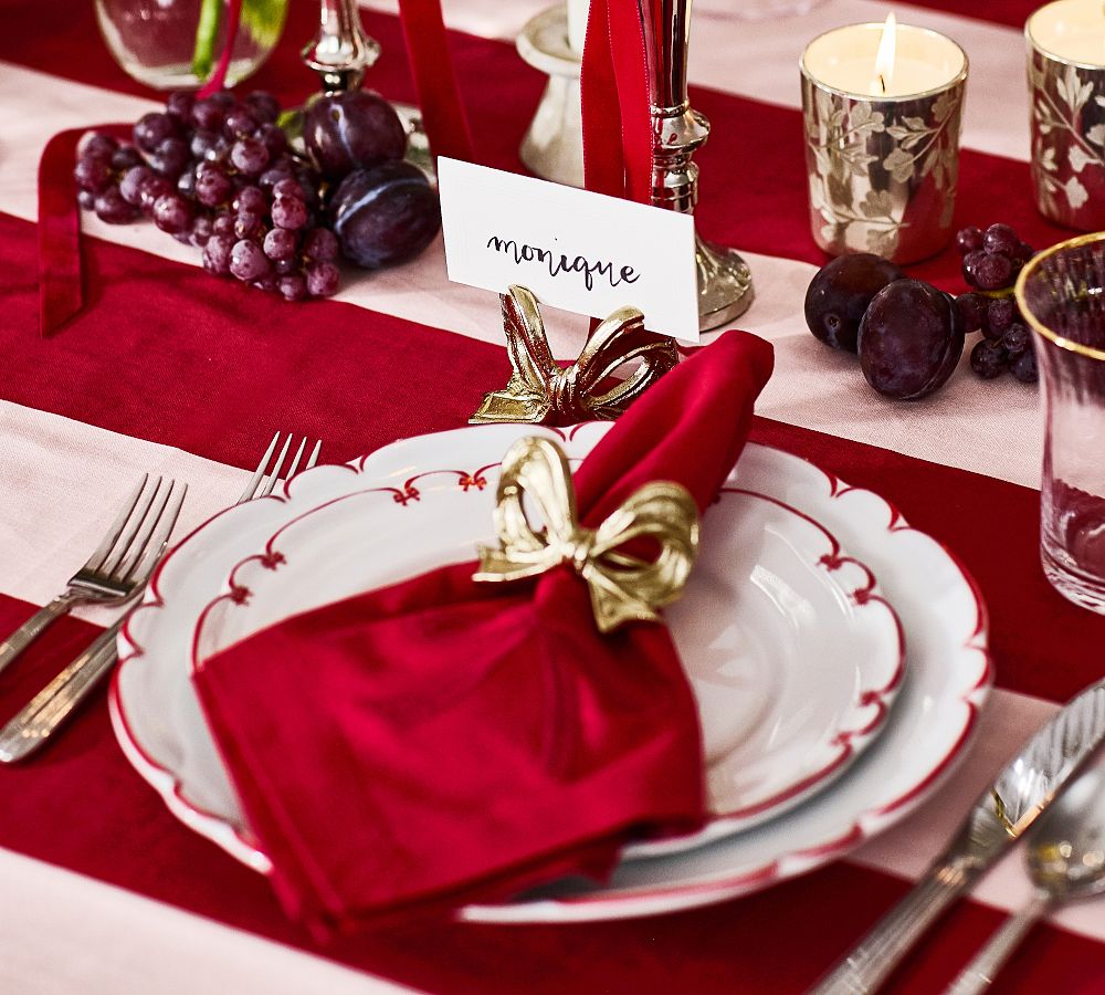 Monique Lhuillier Joy Red Bow Napkins &ndash; Set of 4