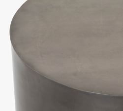 Ferris Round Metal Accent Table (18&quot;)