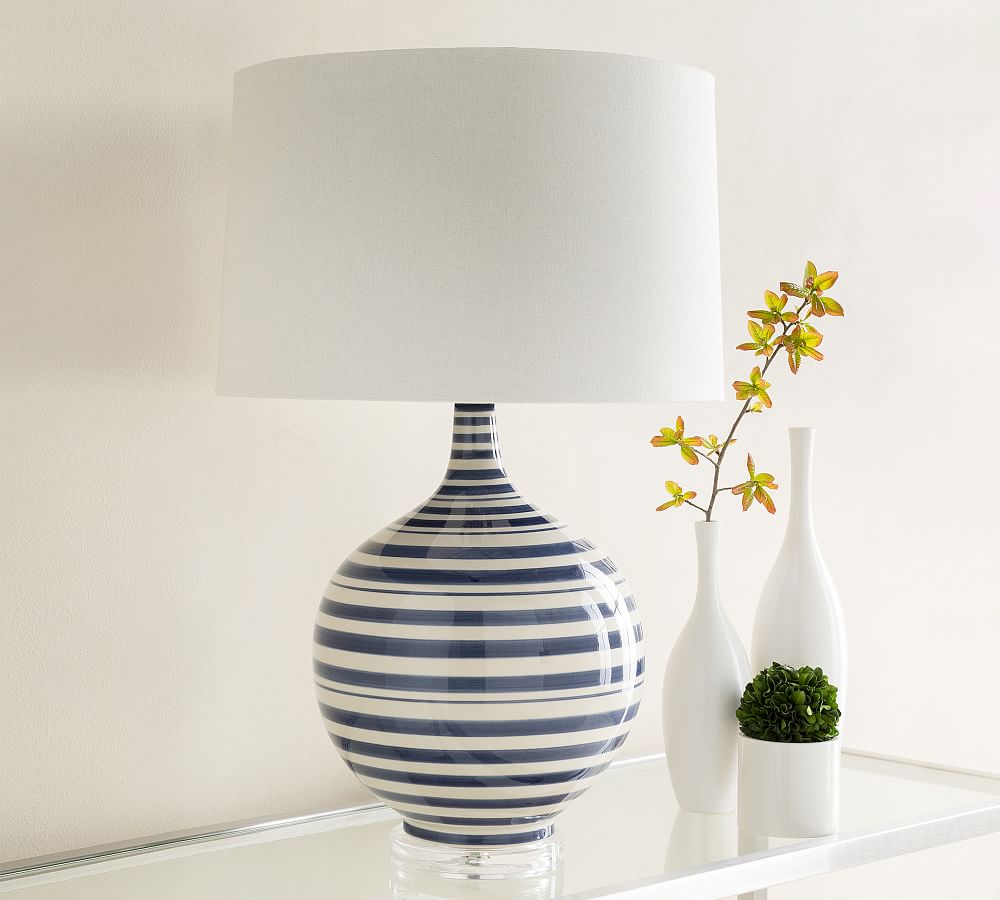 Flintlock Ceramic Table Lamp (26&quot;)