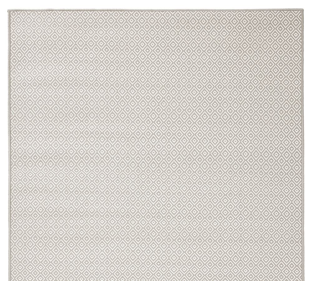 Custom Diamond Dot Synthetic Outdoor Rug