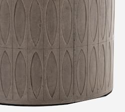 Woolf Concrete Round Outdoor End Table (20&quot;)