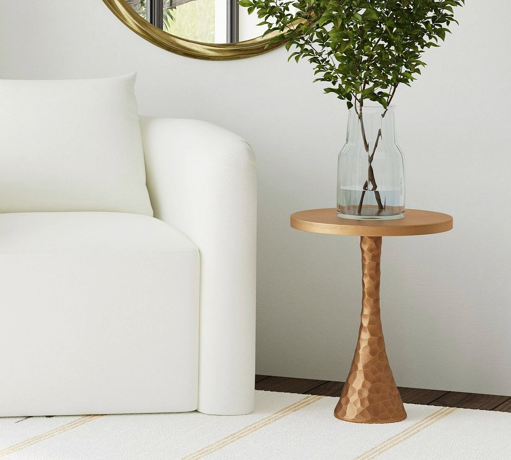 Jessalyn Round Hammered Metal Accent Table (16&quot;)
