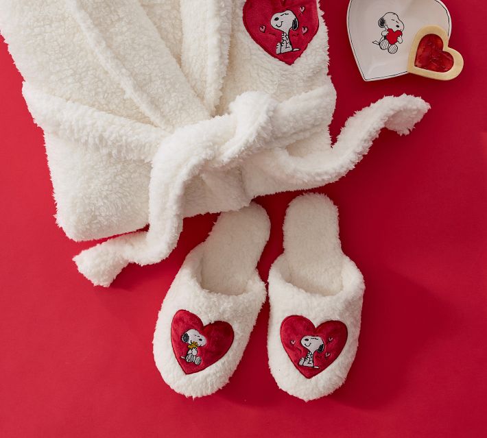 Peanuts Snoopy™ Hearts Slippers
