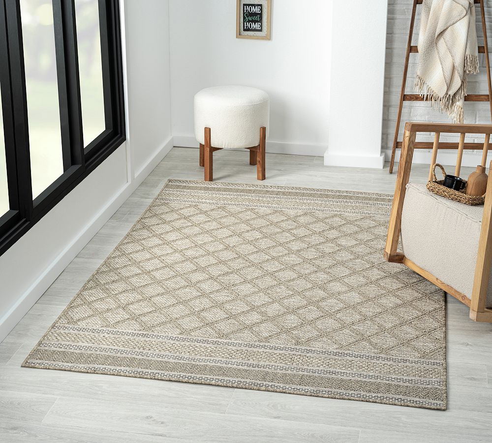 Shaan Geometric Outdoor Performance Rug