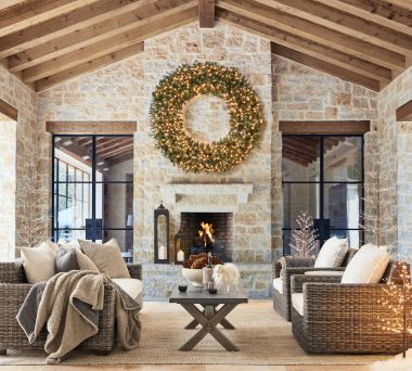 Torrey Holiday Outdoor Lounge