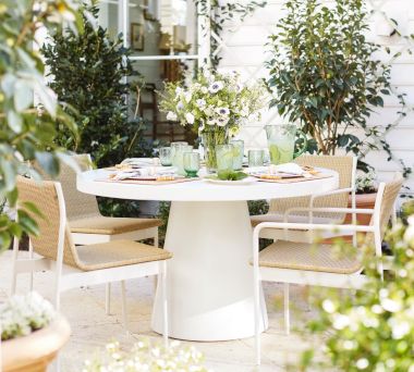 Julia Berolzheimer Outdoor Dining 