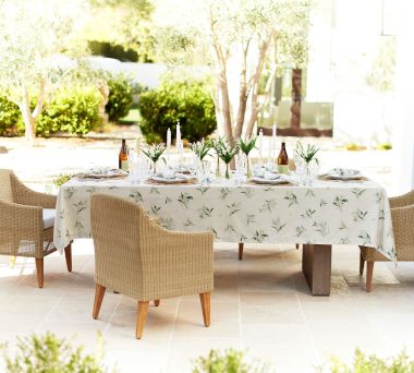 ML Lily of the Valley Outdoor Dining 