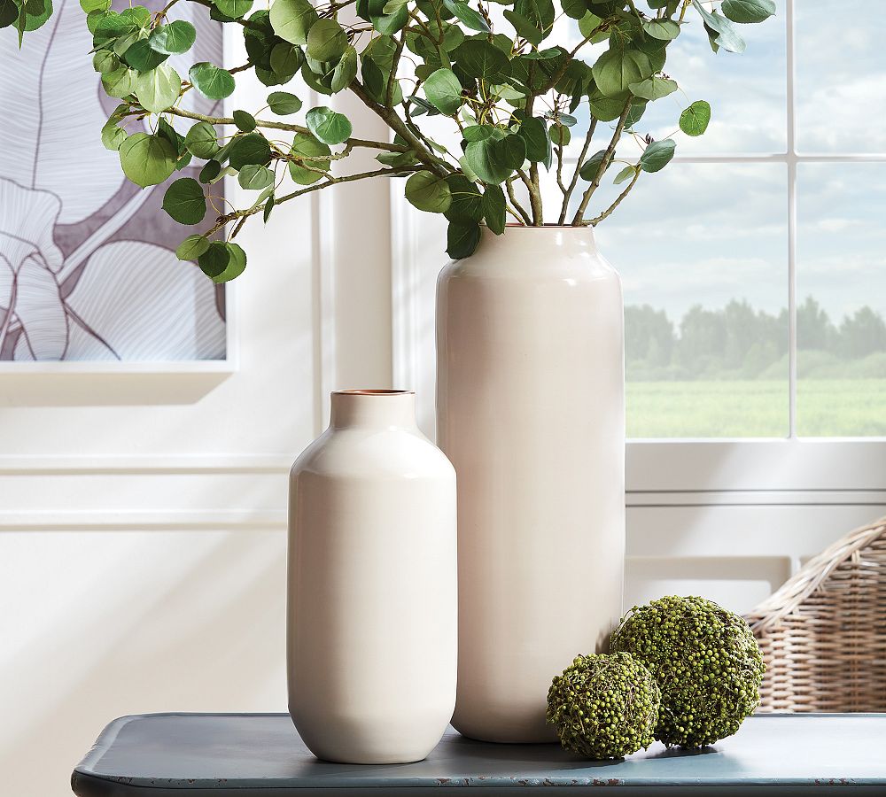 Tallan Ceramic Vases