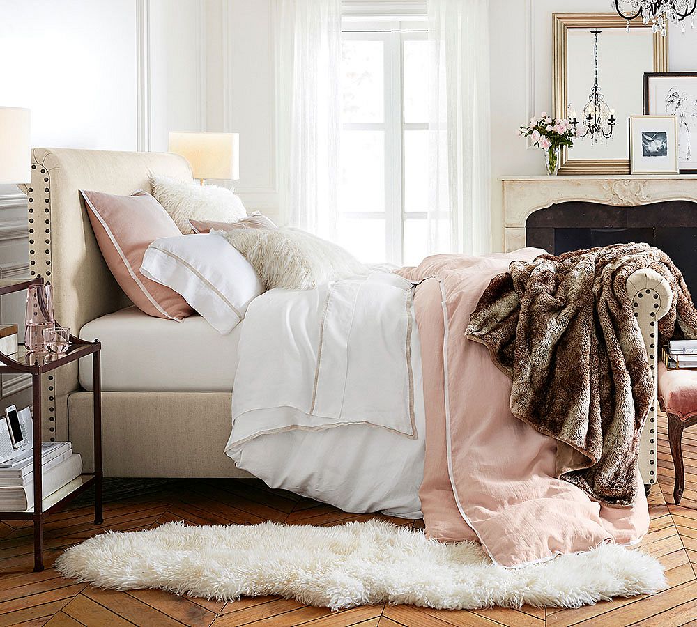 Chesterfield Upholstered Bed with Footboard