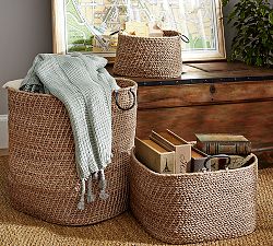 Light Twist and Knot Baskets