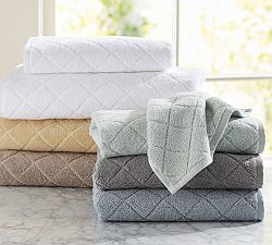 Diamond Sculpted 600-gram Weight Bath Towel