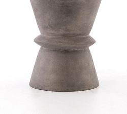 Clessidra Concrete Round Outdoor End Table (15&quot;)