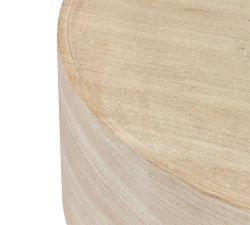 Sandy Concrete Round Outdoor Coffee Table (31&quot;)